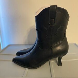 NWT Universal Thread Black Heeled Boots